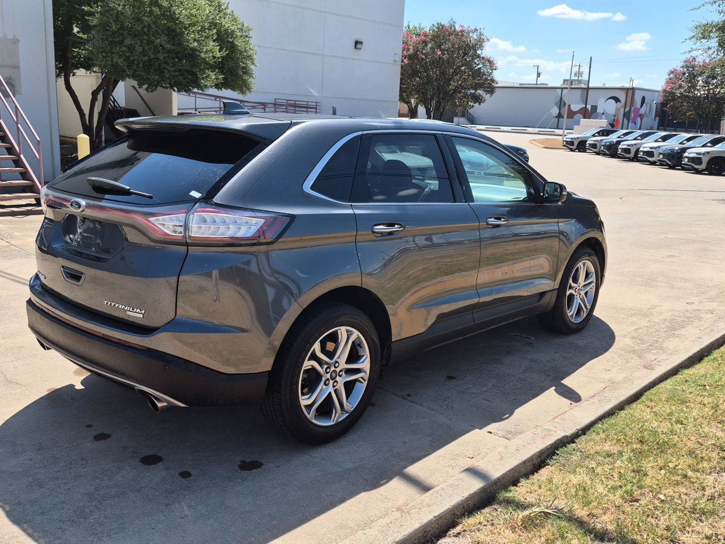 Used 2018 Ford Edge Titanium w/ Equipment Group 301A FWD image 5