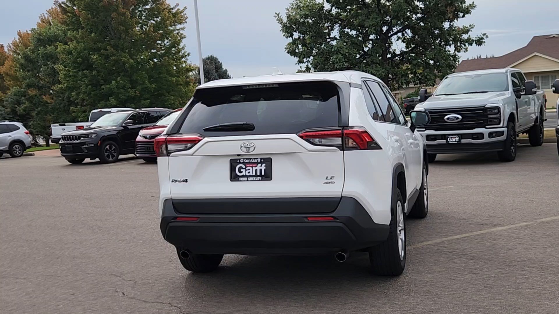 Used 2025 Toyota RAV4 LE AWD/4WD image 18