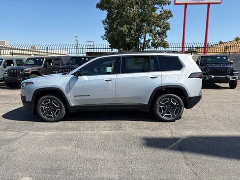 New 2026 Jeep Cherokee Laredo AWD/4WD image 4