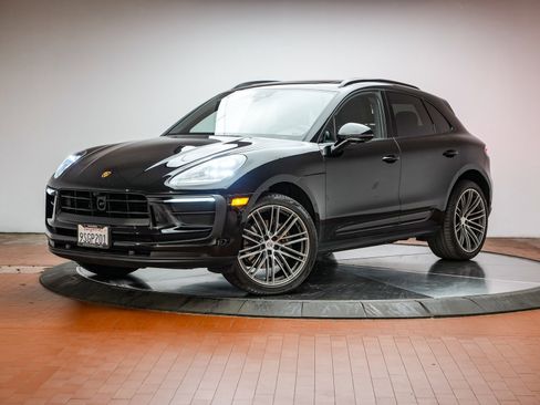 Used 2025 Porsche Macan image 1