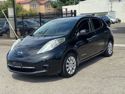 Used 2015 Nissan Leaf S w/ Charge Package FWD image 3