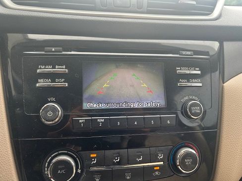 Used 2016 Nissan Rogue S w/ Appearance Package image 20