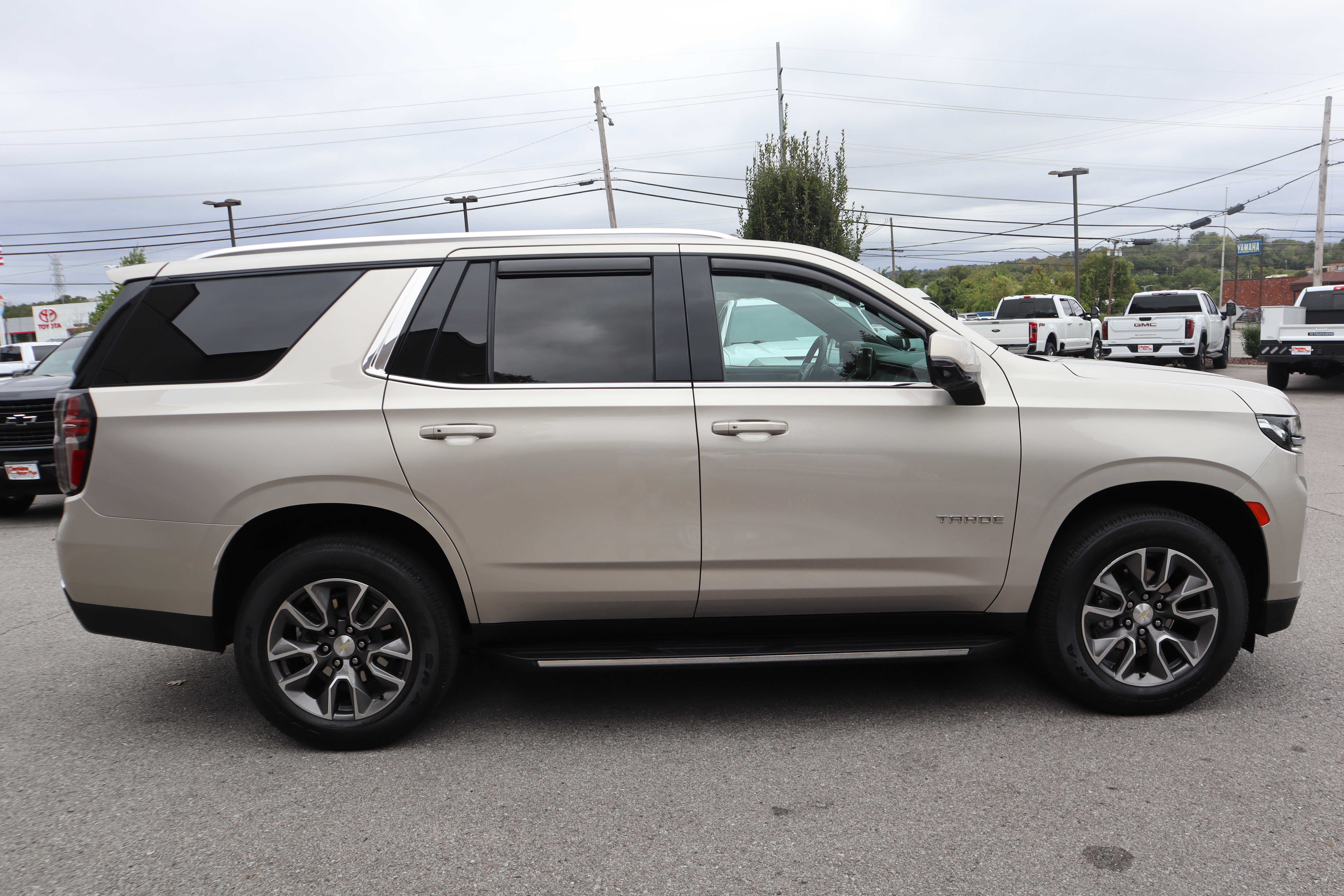 Used 2023 Chevrolet Tahoe LT w/ Luxury Package RWD image 6