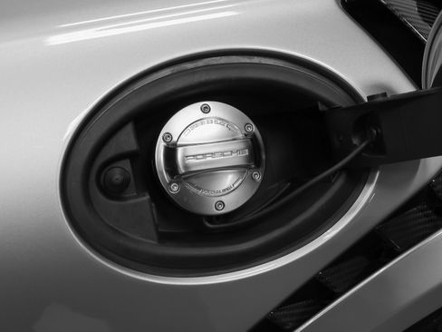 Certified 2018 Porsche 911 GT2 RS RWD image 24