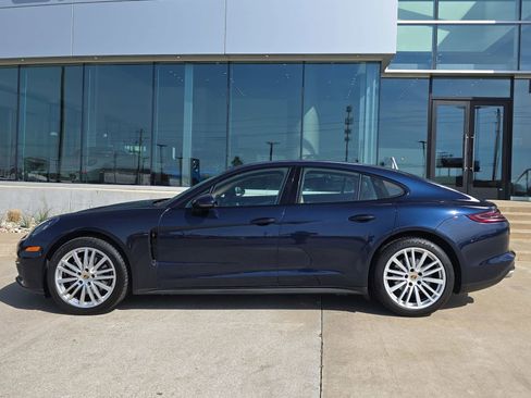 Used 2017 Porsche Panamera 4 image 2