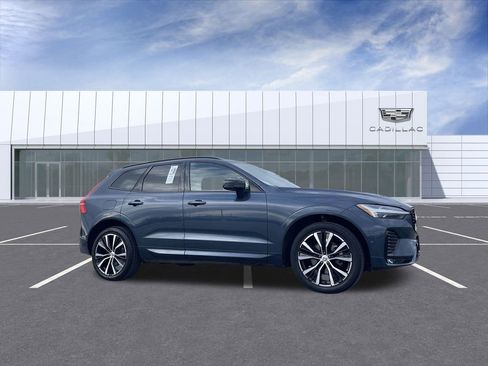 Used 2024 Volvo XC60 B5 Plus image 1