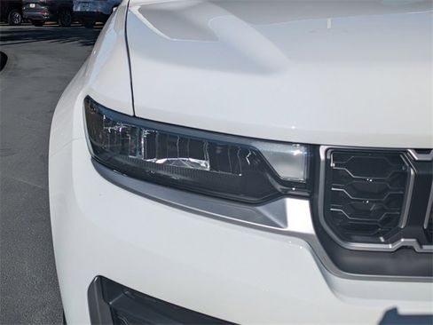 New 2026 Jeep Grand Cherokee Limited image 11