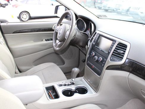 Used 2012 Jeep Grand Cherokee Laredo image 12