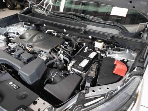 Used 2025 Toyota RAV4 LE AWD/4WD image 33