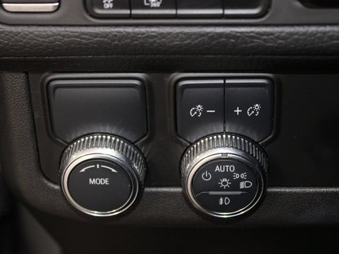 Used 2024 GMC Yukon XL Denali RWD image 49