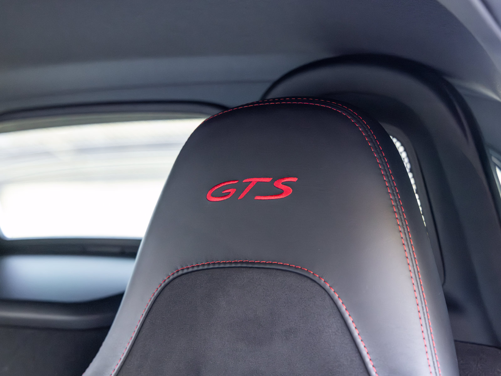 Certified 2024 Porsche 718 Boxster GTS RWD image 39