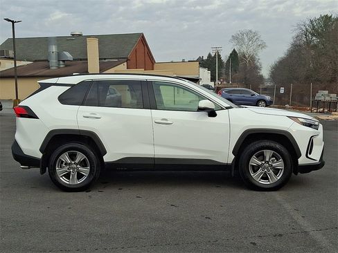 Used 2024 Toyota RAV4 XLE image 7