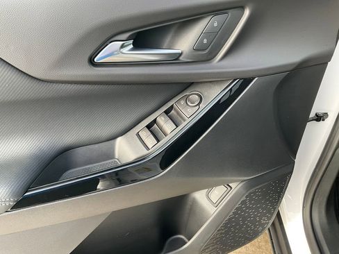 Used 2026 Chevrolet Equinox LT w/ Convenience Package II image 18