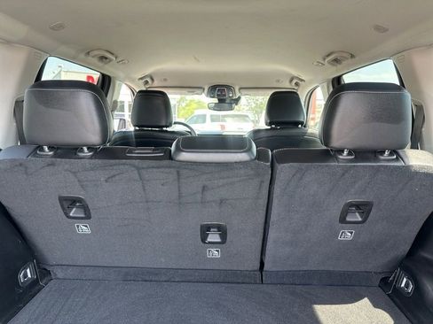 Used 2023 Jeep Grand Cherokee Limited w/ Luxury Tech Group II image 12