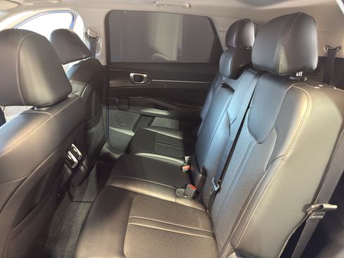 Used 2023 Kia Sorento S w/ Panoramic Sunroof Package FWD image 29