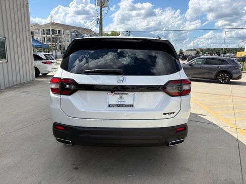 Certified 2025 Honda Pilot Sport image 7