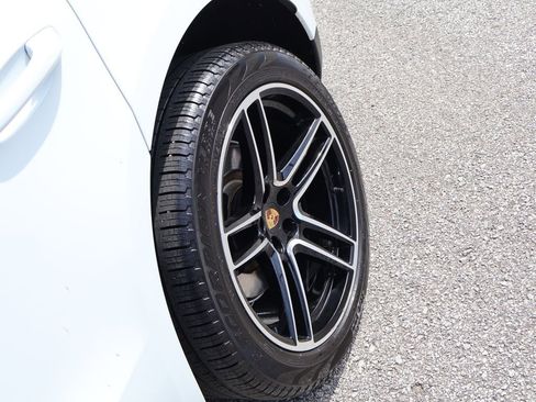 Used 2021 Porsche Macan AWD/4WD image 36