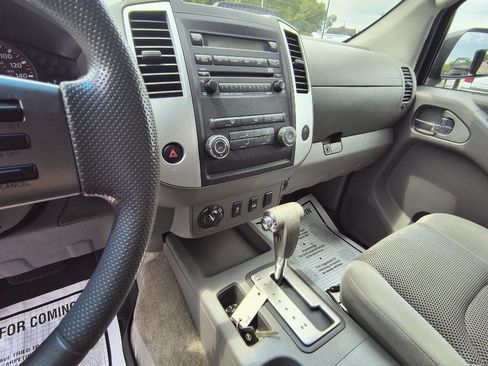 Used 2012 Nissan Frontier SV w/ SV Premium Utility Pkg image 15