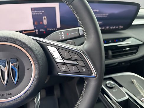 Used 2025 Buick Enclave Preferred image 31