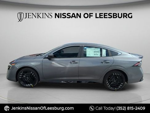 New 2026 Nissan Sentra SR w/ Floor Mat Package FWD image 11