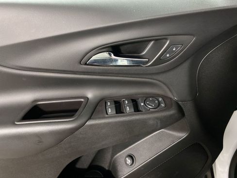 Used 2020 Chevrolet Equinox LT w/ Driver Convenience Package image 13