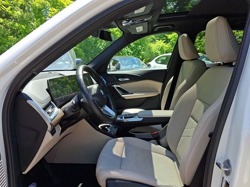 Used 2025 BMW X1 xDrive28i w/ Technology Package AWD/4WD image 13