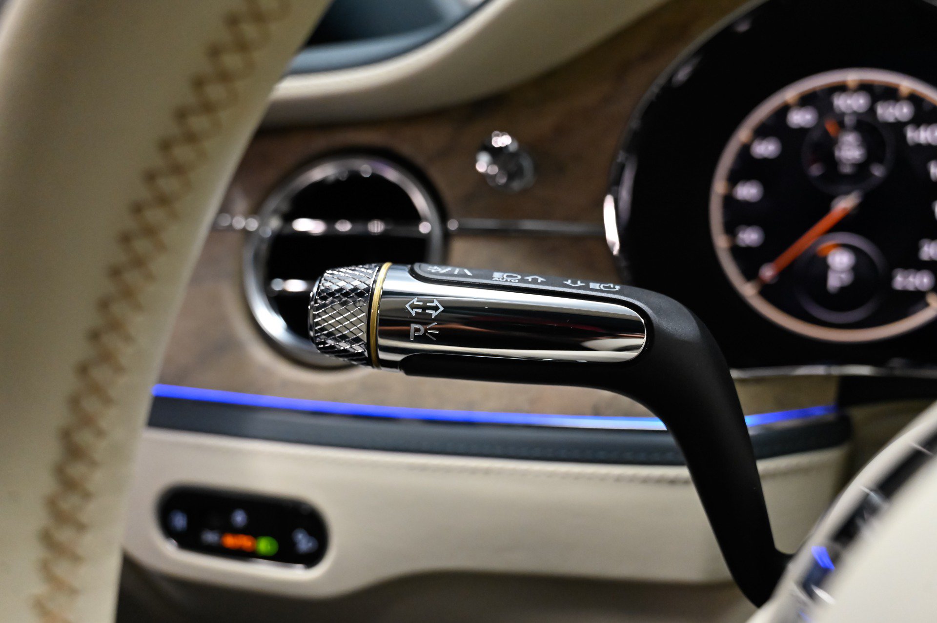 Used 2022 Bentley Flying Spur V8 AWD/4WD image 65