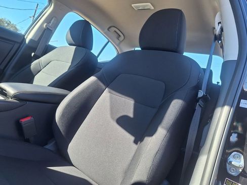 Used 2025 Nissan Sentra S image 11