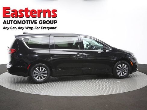 Used 2024 Chrysler Pacifica Limited FWD image 44