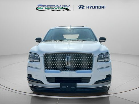 Used 2023 Lincoln Navigator Reserve AWD/4WD image 3