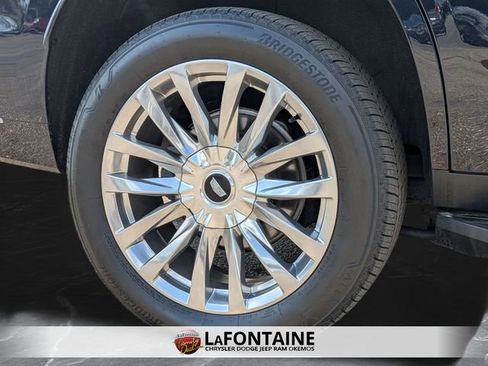 Used 2021 Cadillac Escalade Premium Luxury image 35