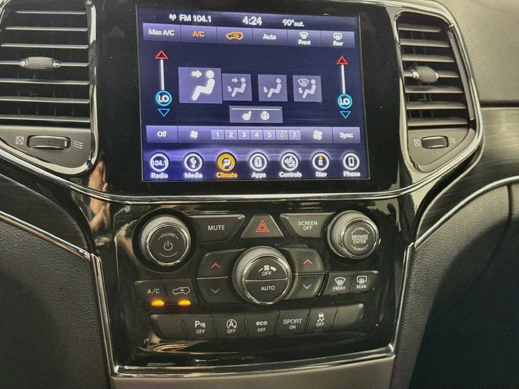 Used 2019 Jeep Grand Cherokee Limited AWD/4WD image 17