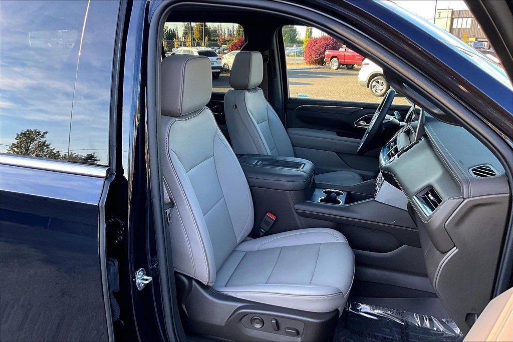 Used 2023 GMC Yukon SLT w/ SLT Luxury Package AWD/4WD image 10