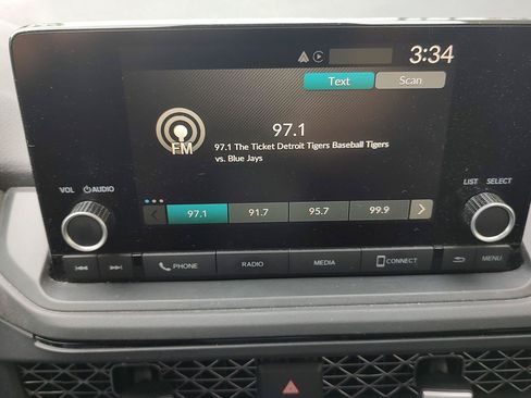 Used 2023 Honda Accord EX image 10