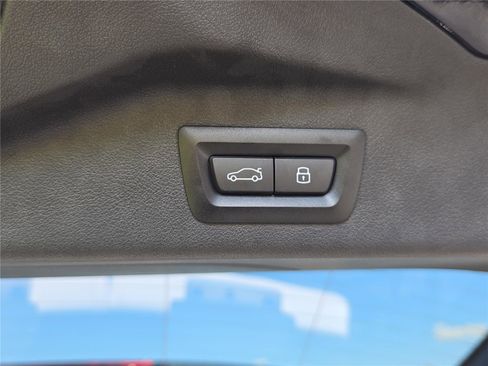 Used 2024 BMW X7 xDrive40i w/ M Sport Package image 11