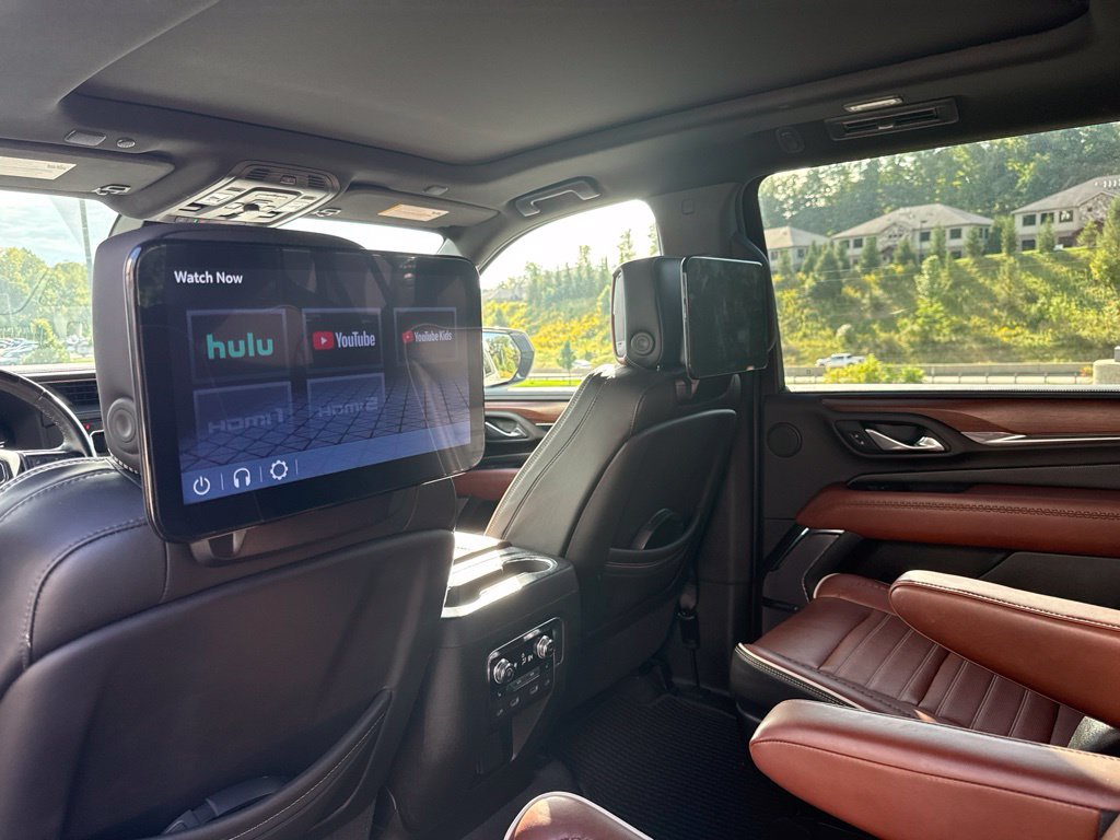 Used 2023 GMC Yukon XL Denali Ultimate AWD/4WD image 12