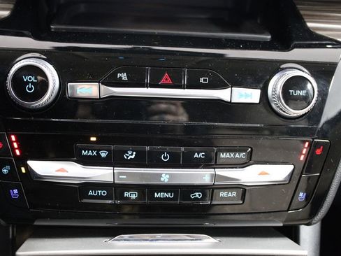 Used 2023 Ford Explorer Limited image 33