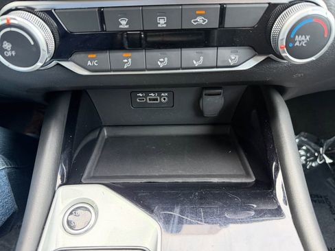 Used 2024 Nissan Altima 2.5 SR FWD image 19