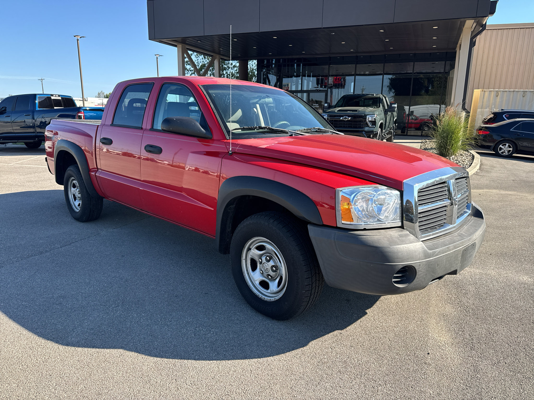 Used 2006 Dodge Dakota ST AWD/4WD image 1