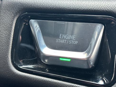 Certified 2025 GMC Yukon Denali image 24