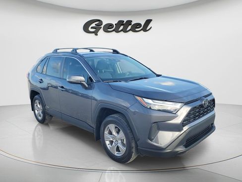 Used 2025 Toyota RAV4 XLE AWD/4WD image 3
