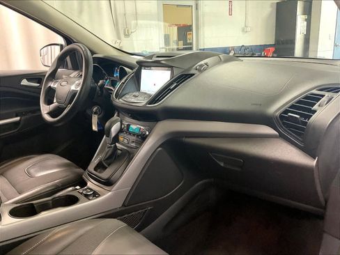 Used 2016 Ford Escape SE w/ SE Chrome Package image 14