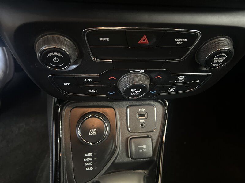 Used 2018 Jeep Compass Latitude w/ Popular Equipment Group AWD/4WD image 15