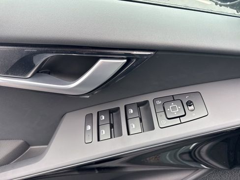 New 2026 Kia Niro EX image 8