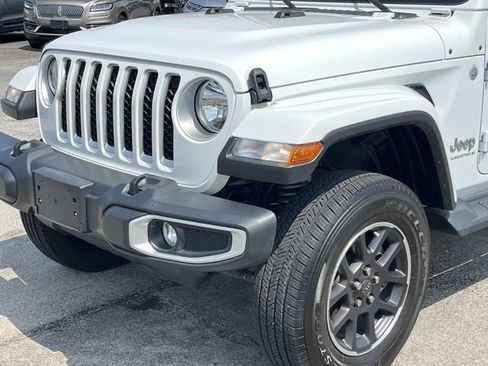 Used 2023 Jeep Gladiator Overland w/ Popular Equipment Package AWD/4WD image 10