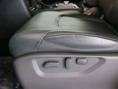 Used 2024 Nissan Armada SL image 15