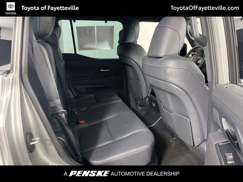 Used 2024 Lexus GX 550 w/ Cold Area Package image 9