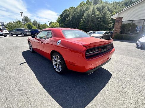 Used 2022 Dodge Challenger GT RWD image 8