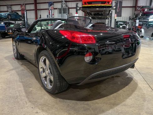 Used 2006 Pontiac Solstice Convertible w/ Premium Package RWD image 6