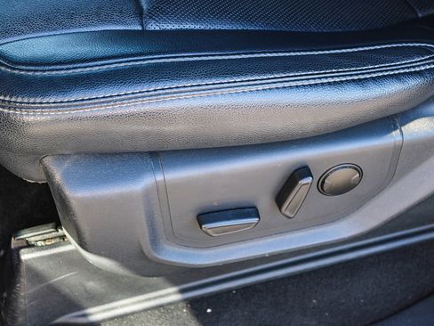 Used 2022 Ford F350 Lariat w/ Black Appearance Package image 22